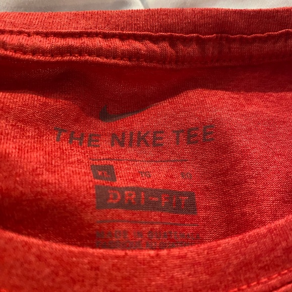 Mens Nike red dri-fit long sleeve tee. EUC - Picture 2 of 5